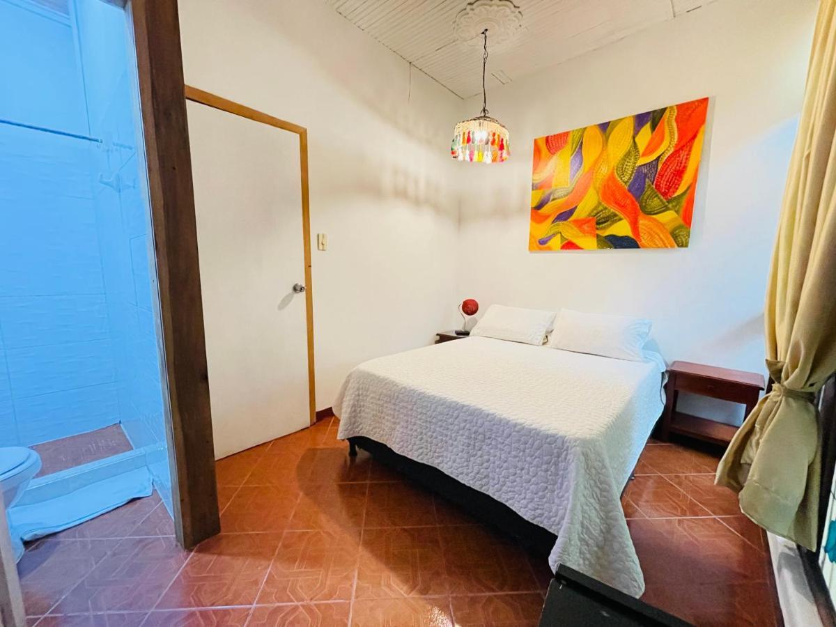 Hostal Colina De Lluvia Филандиа Екстериор снимка