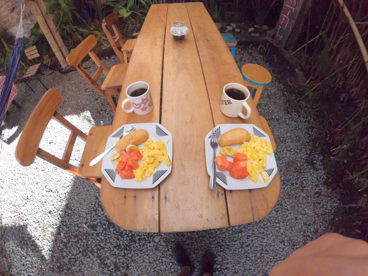 Hostal Colina De Lluvia Филандиа Екстериор снимка